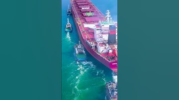 Ships Port in Action