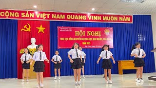 Múa: Bay lên nhé ước mơ học trò. Biểu diễn : HS trường Nguyễn Văn Trỗi.