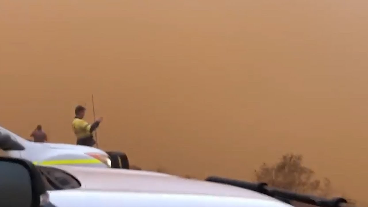 Dust Storm Engulfs Town In Western Australia