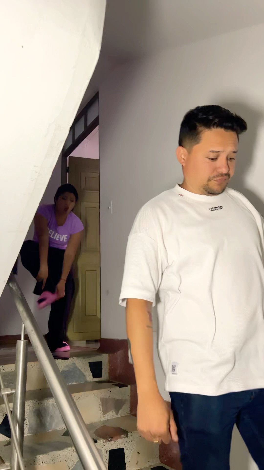 No me deja SOLO un RATO ?#humor #cosasdefamilia #comedia #shortviral