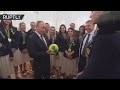 Женская сборная России по гандболу подарила Путину мяч