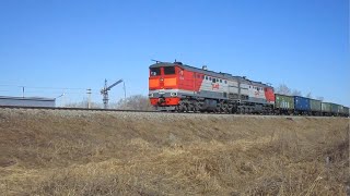 Тепловоз 2ТЭ10М-2558 с угольным поездом