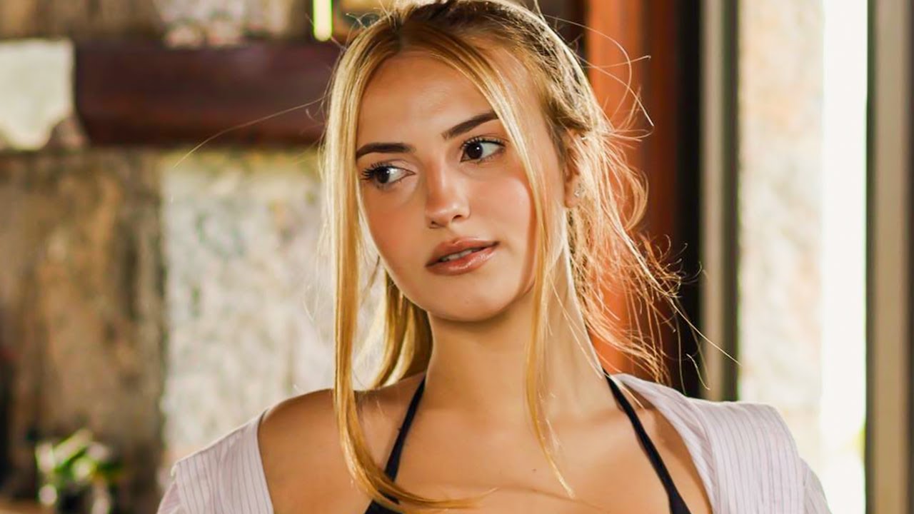 Sarah Estanislau Brazilian Fashion Model & Instagram Sensation Bio