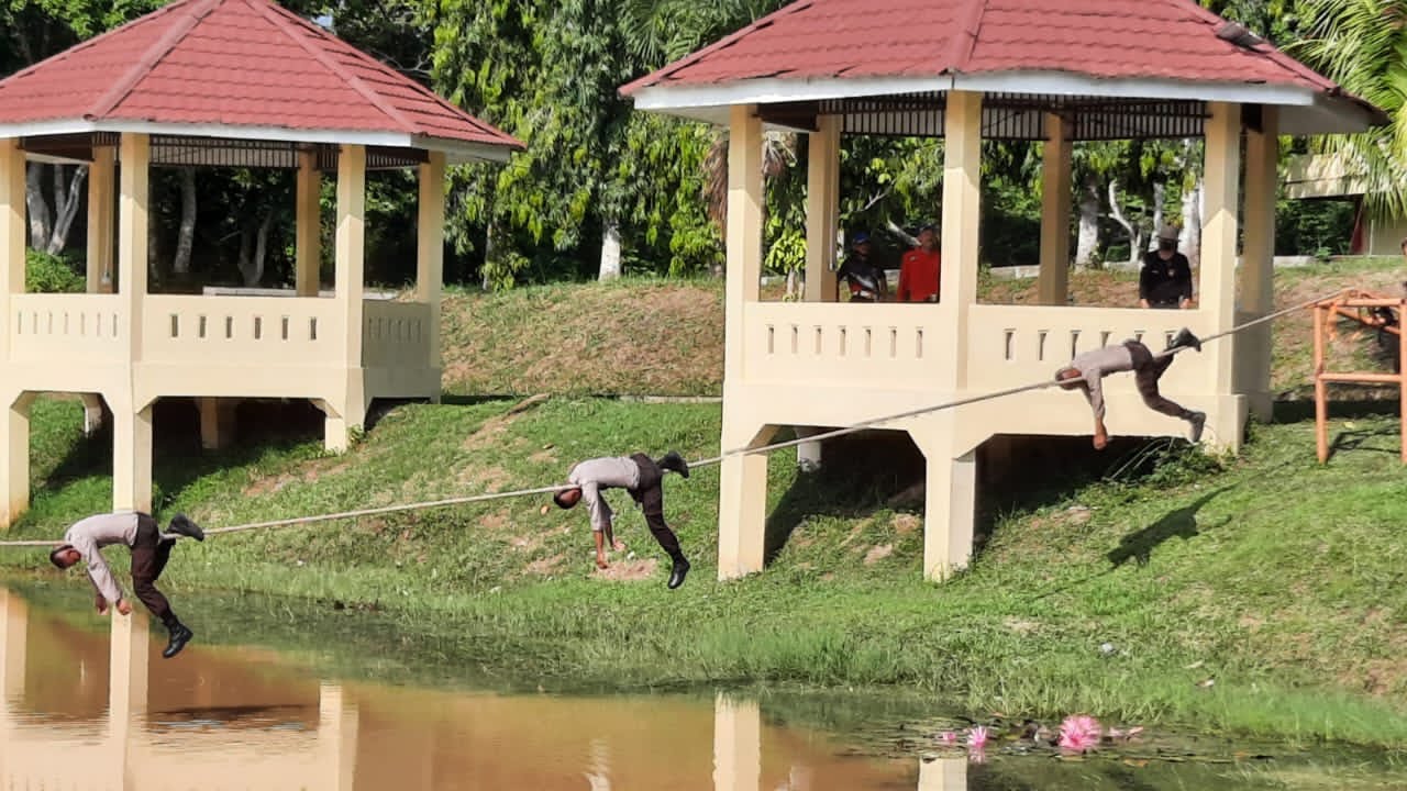 SAR dan PPGD,Belajar merayap tali tambang spn jambi ak.21/47 th.2022