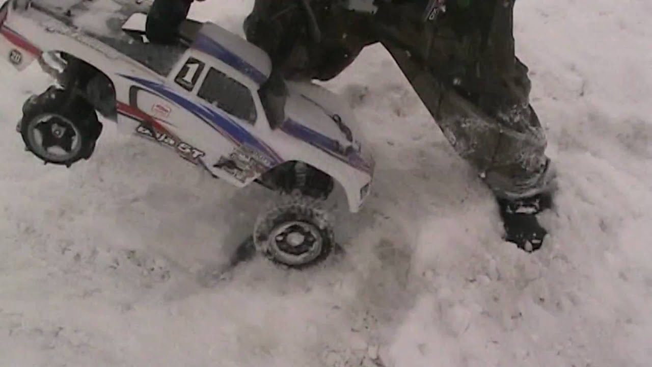Baja 5T's first real snow run with Paddle tires YouTube