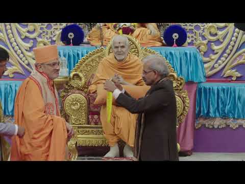 IIT Kharagpur presents DSC award to Mahamahopadhyaya Bhadreshdas Swamiji