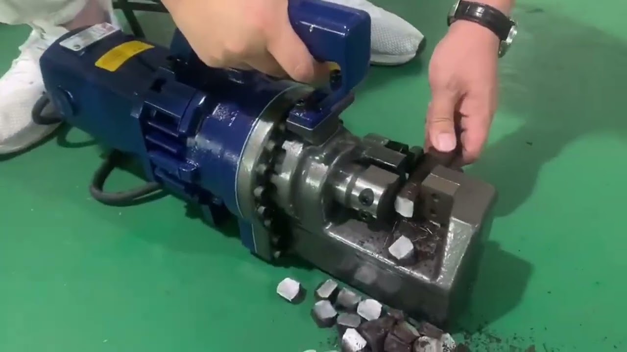 RC-32 #10 (32mm) Portable Rebar Cutter