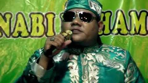 SUBRO mengueluarkan suara emasnya