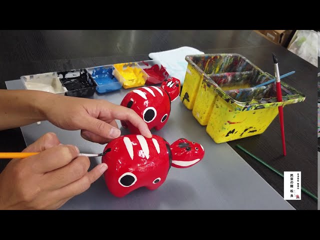 赤べこ絵付け体験】当店新人スタッフが初めて絵付け体験をしてみた