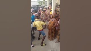 JAMAA ALOWANA KWASABABU YA KIUNO FENI #Kubambia #Baikoko