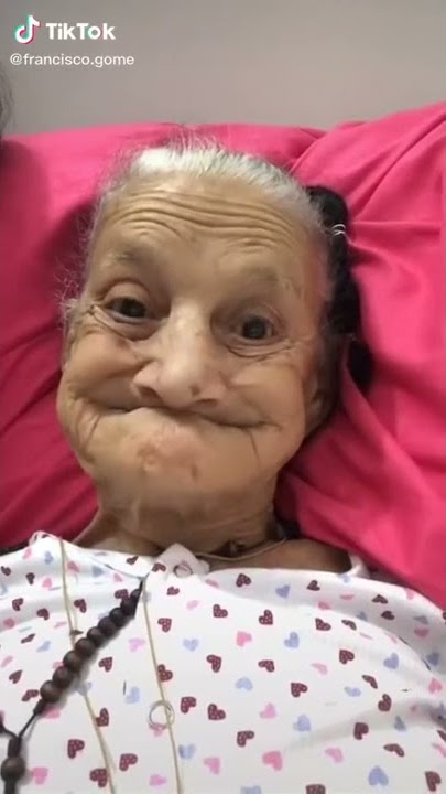 VIRAL !!! NENEK NENEK MAIN TIKTOK LUCU BANGET [ #shorts ]