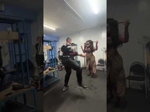 🧲Поздравление от мулатки🧲 для хокеиста #медведь #dance #танцы #barbie #белыймишка #поздравление