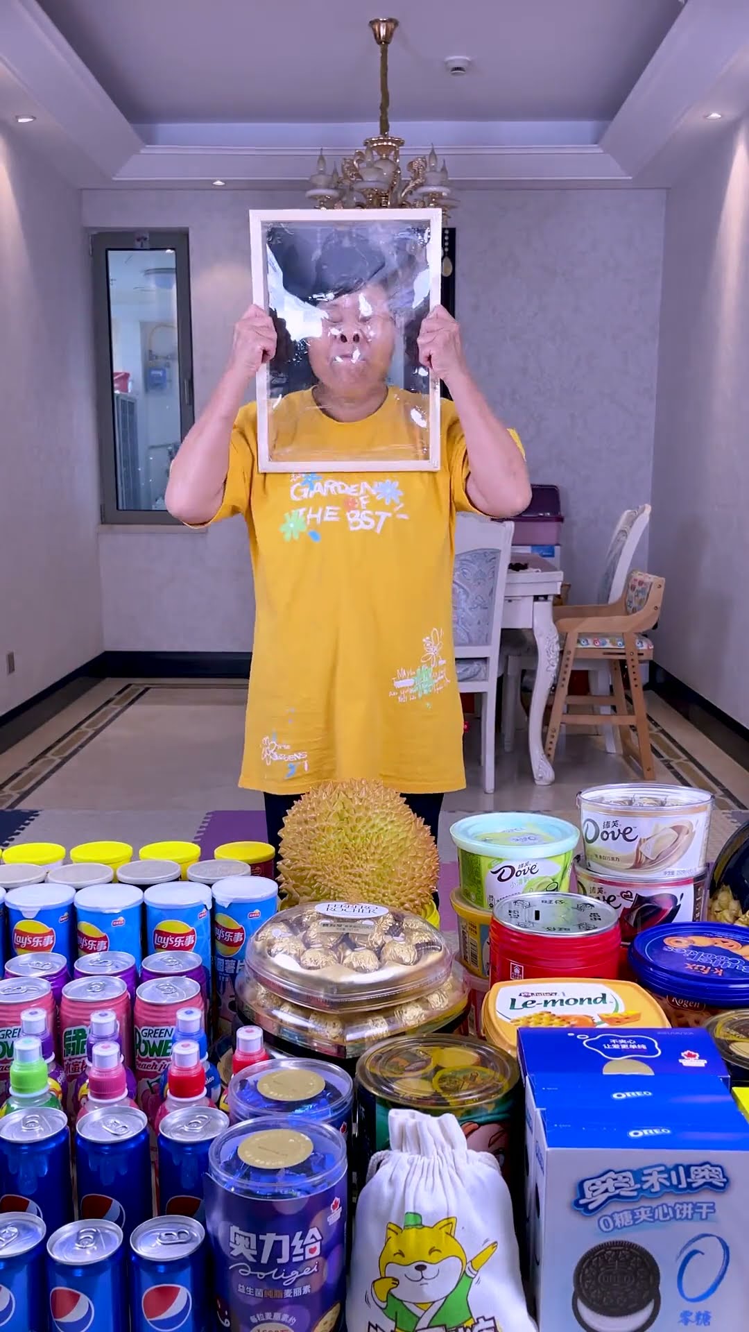 The Face-Passing Transparent Obstacle Challenge Is Too Funny#Funnyfamily #Partygames#Shorts #Challen