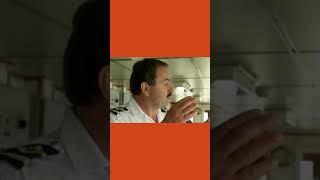 Şimdi Kaptanla Karşılıklı Bir Çay Içmek Vardı