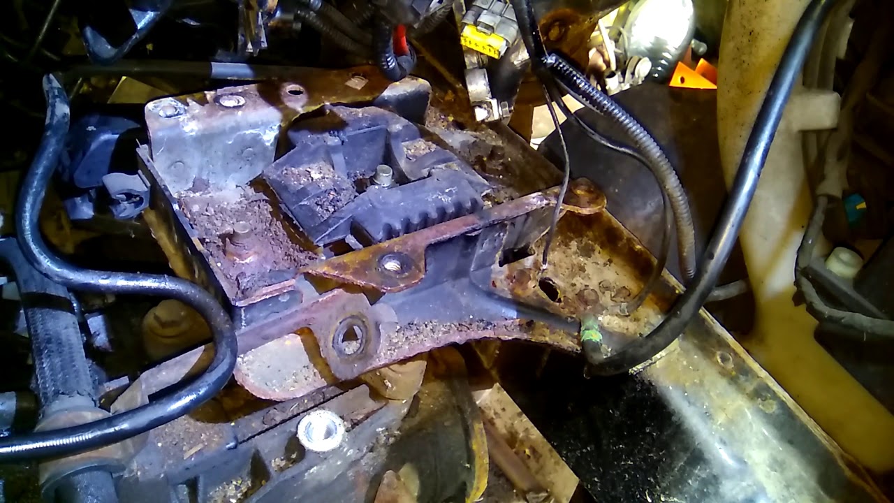 Ford Fiesta (Форд Фиеста) - Замена выжимного подшипника (Replacement Release Bearing)