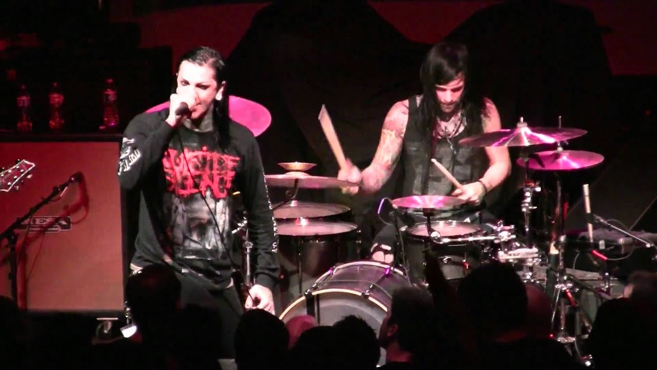 2011.04.19 Motionless in White - Cobwebs (Live in Bloomington, IL)