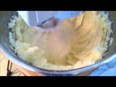 וִידֵאוֹ: עוגות פוסטר עם קרם חמאה