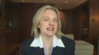 Elisabeth Moss says she's a lot more confident in her directing skills on the new season of 'The Han