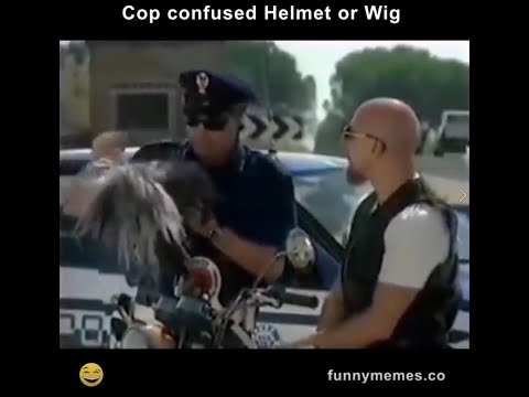 Cop confused to issue a Ticket 👮🏻😂
