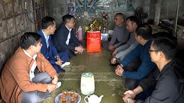 ĐỒNG CHÍ PHÓ CHỦ TỊCH UBND HUYỆN LÊ CÔNG TÂM THĂM, TẶNG QUÀ CÁC GIA ĐÌNH, NGƯỜI CÓ CÔNG NHÂN KỶ NIỆM