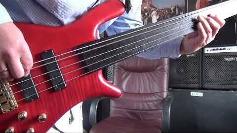 Warwick Product Specialist Andy Irvine  Fretless Tones - 5 string Streamer Stage 1
