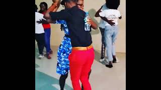 KIZOMBA ANGOLA  🇦🇴 I Festa angolana 💃👞🎶Doce Morena - Halison Paixao