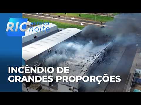 Major fire destroys part of a mattress factory in Arapongas