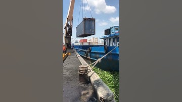 Xếp dỡ container tại ICD Transimex