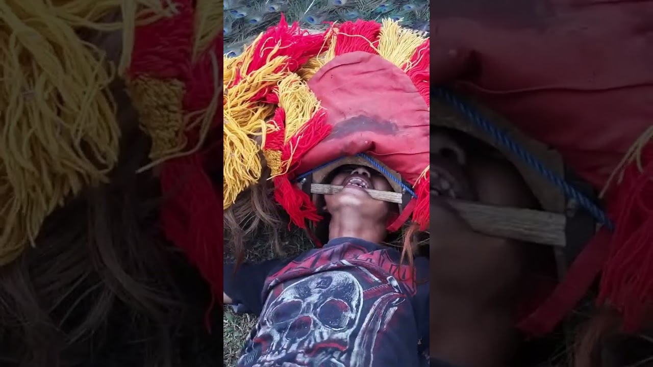 約40キロのお面を歯で咥えて回転！超過酷ダンス「ポノロゴ獅子舞