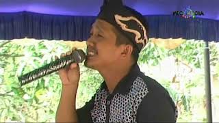 Download Mp3 EMONG BELOK KEDINGINAN VOC. MC KM - SINTREN DANGDUT KELANA MUDA (10-09-2017) Gudang lagu Download Mp3 EMONG BELOK KEDINGINAN VOC. MC KM - SINTREN DANGDUT KELANA MUDA (10-09-2017)