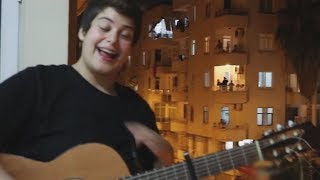 Ferah Zeydan'dan karantinaya özel balkon konseri Resimi