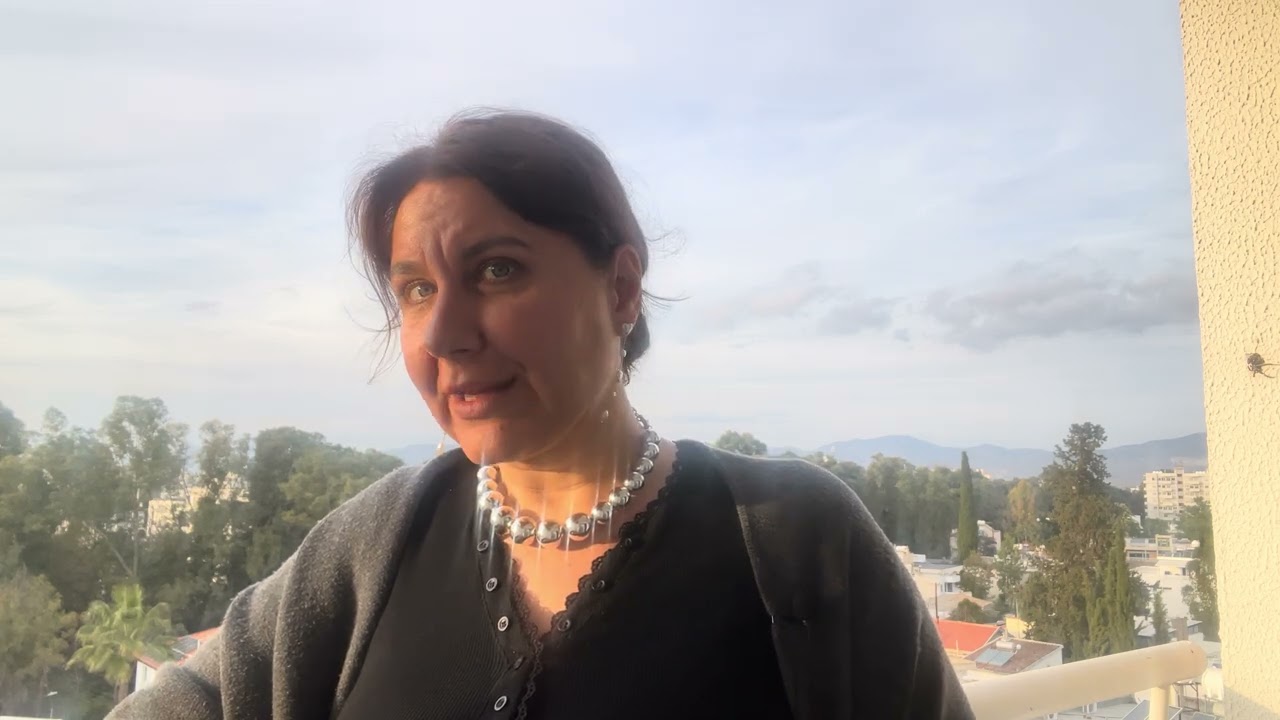 Who could be an actor? What are the features that directors and producers are looking for? 