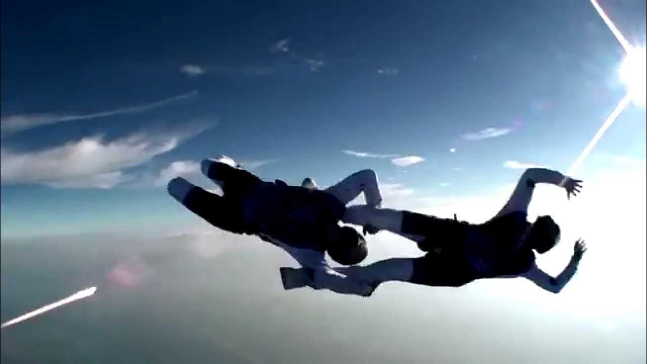 Араб скайдайвер