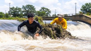 Action Remove Grass Growth Over Dam Drainage After Heavy Rain