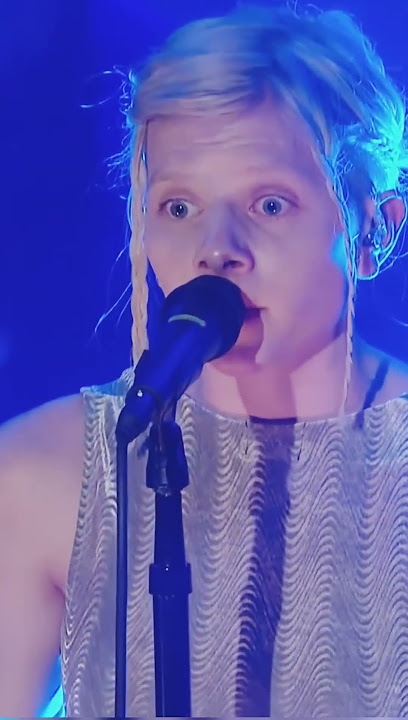Aurora-runaway live performance #aurora #shorts #runaway