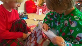 Christmas Morning 2015 - Opening Presents! | Gabe and Garrett