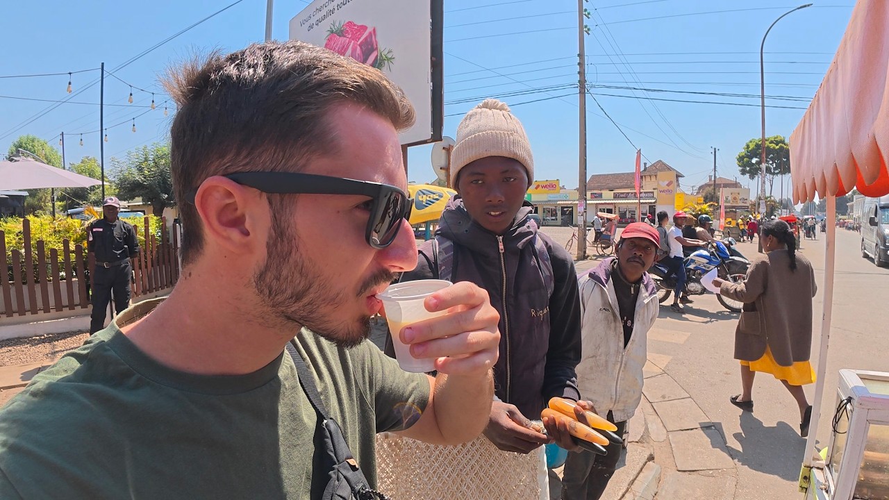 La STREET FOOD incroyable de Madagascar m'a CHOQUÉ 🇲🇬