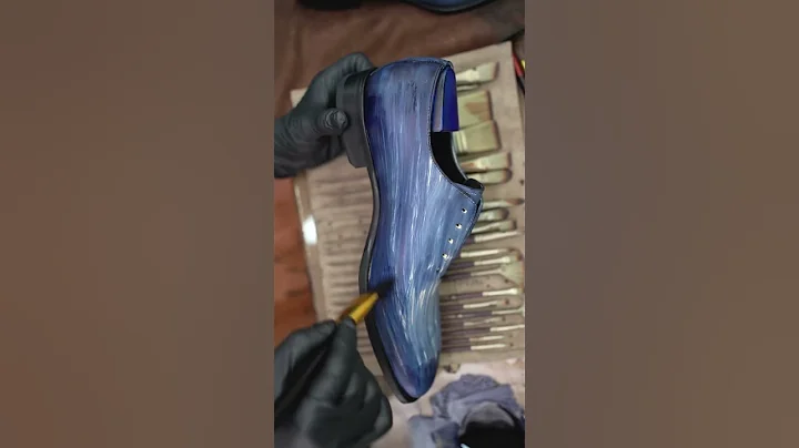 The transformation of the Blue Cut Oxford: the coloring process#shoes #leathershoes #fashion  L