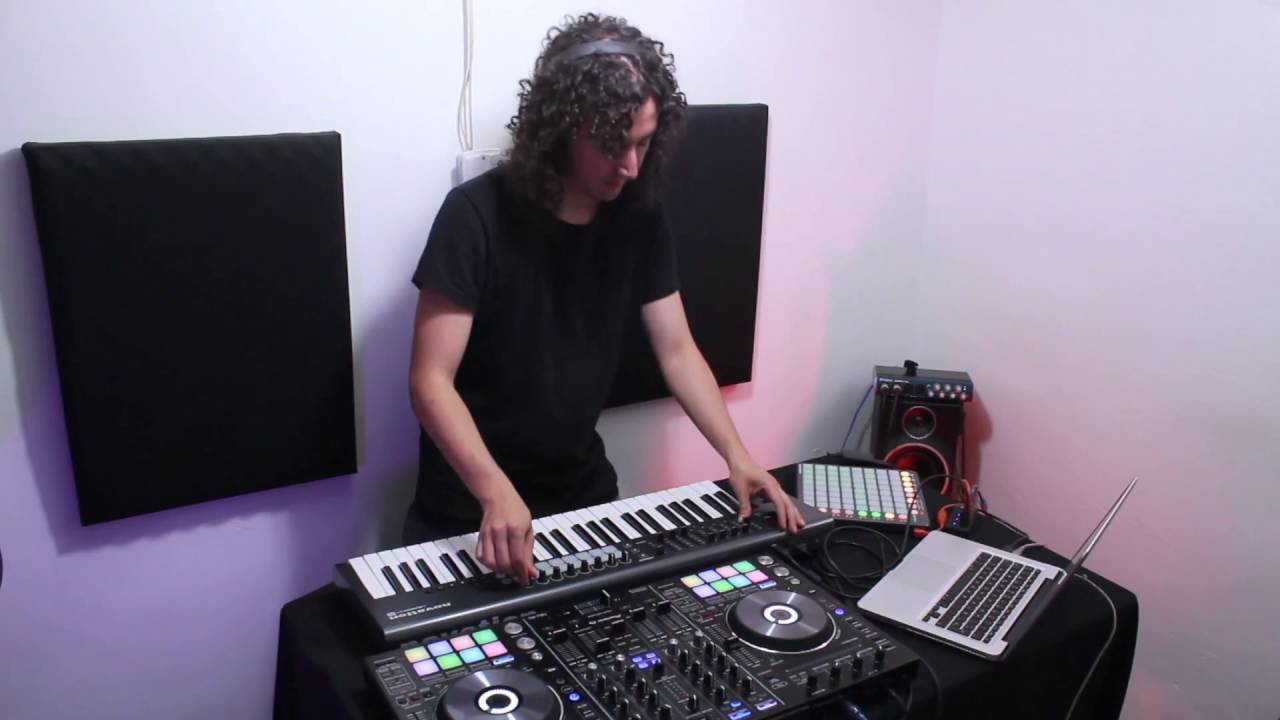 New Deep House - Nu Disco,  2016 by Julian Cardona in Ableton Live, Pionner, Launchpad and Novation