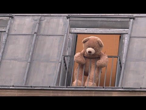 Des ours en peluche géants envahissent les Gobelins à Paris