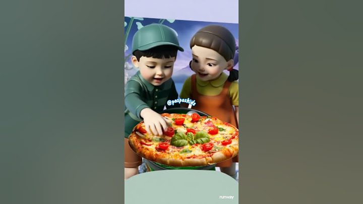 Red Light, Green Light! But Wait... Is That  a Pizza?🍕😋