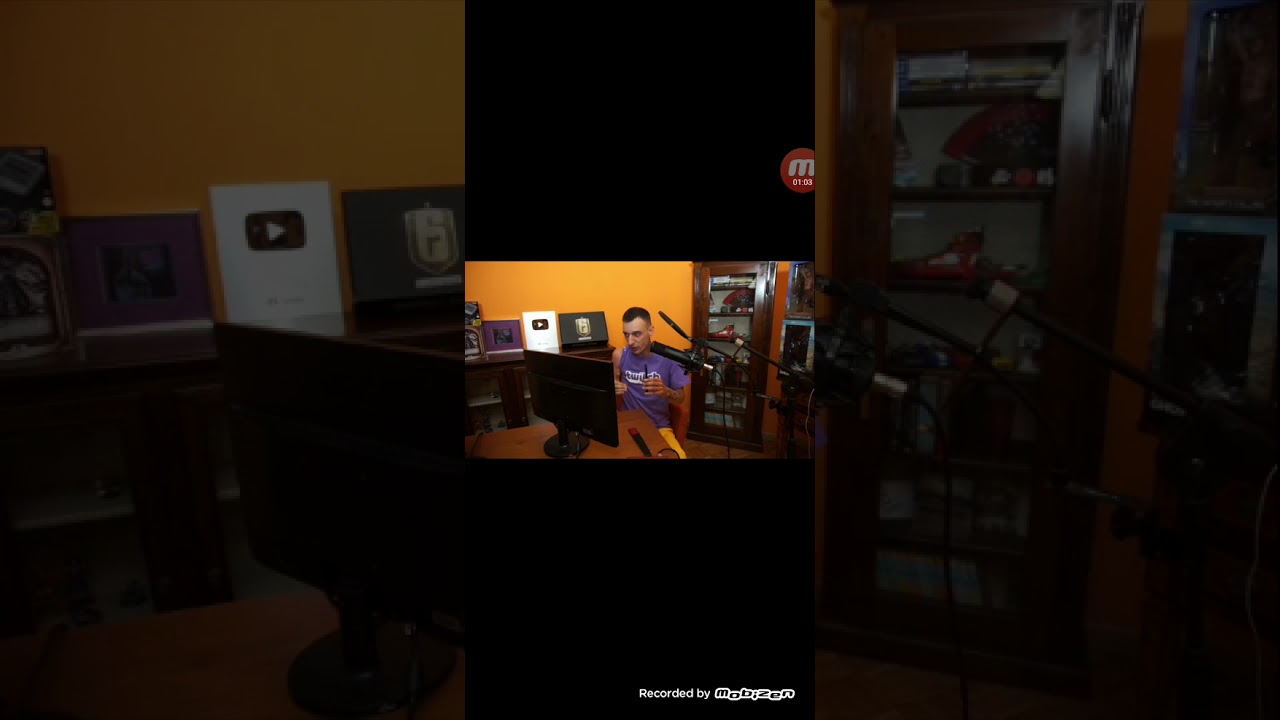 Canesecco incazzato nero contro gli arcade boyz li sfida 1v1 su fortnite