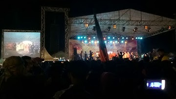 Konser Charly setia band with Youbi sister(13)