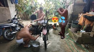 Handsome guy motor wash using powder 😍💦