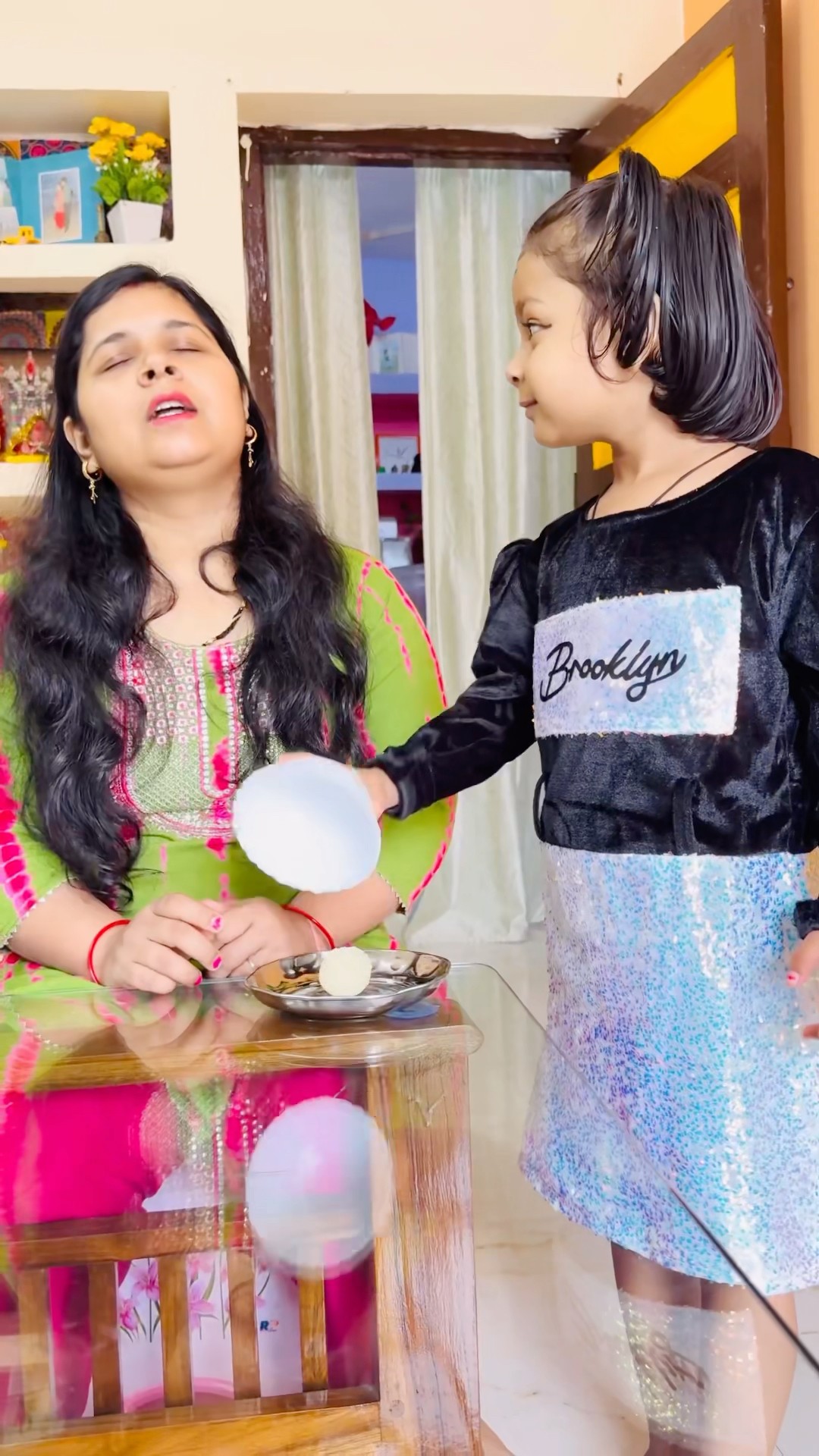 Tooktook aur mummy kiske muh me rasulla aya?