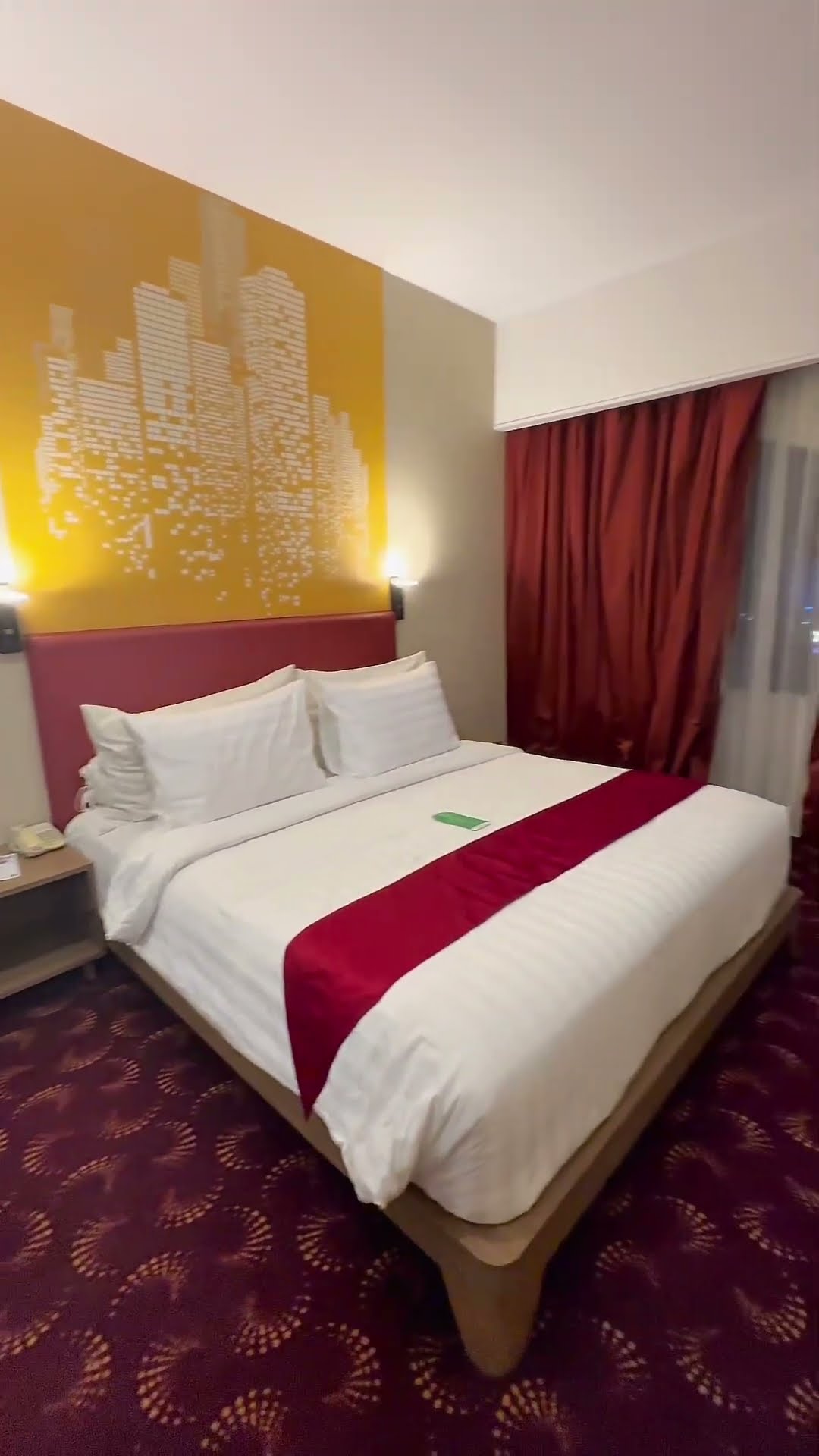 MIMPI APA BISA NGINEP DI KAMAR JUNIOR SUITE? BLUE SKY HOTEL