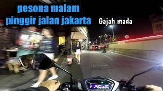 Suasana malam di pinggiran jalan gajah mada/ hayam wuruk.