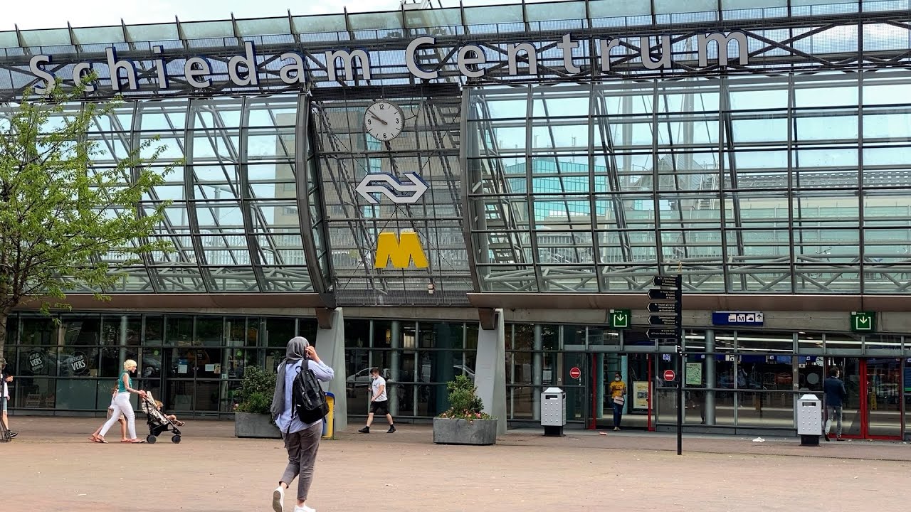 Station Schiedam Centrum moet veiliger: 'Als mensen zich onveilig voelen, is er wat aan de hand'