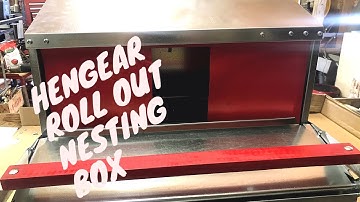 Review and assembling of a rollout/rollaway medium nesting box from HenGear