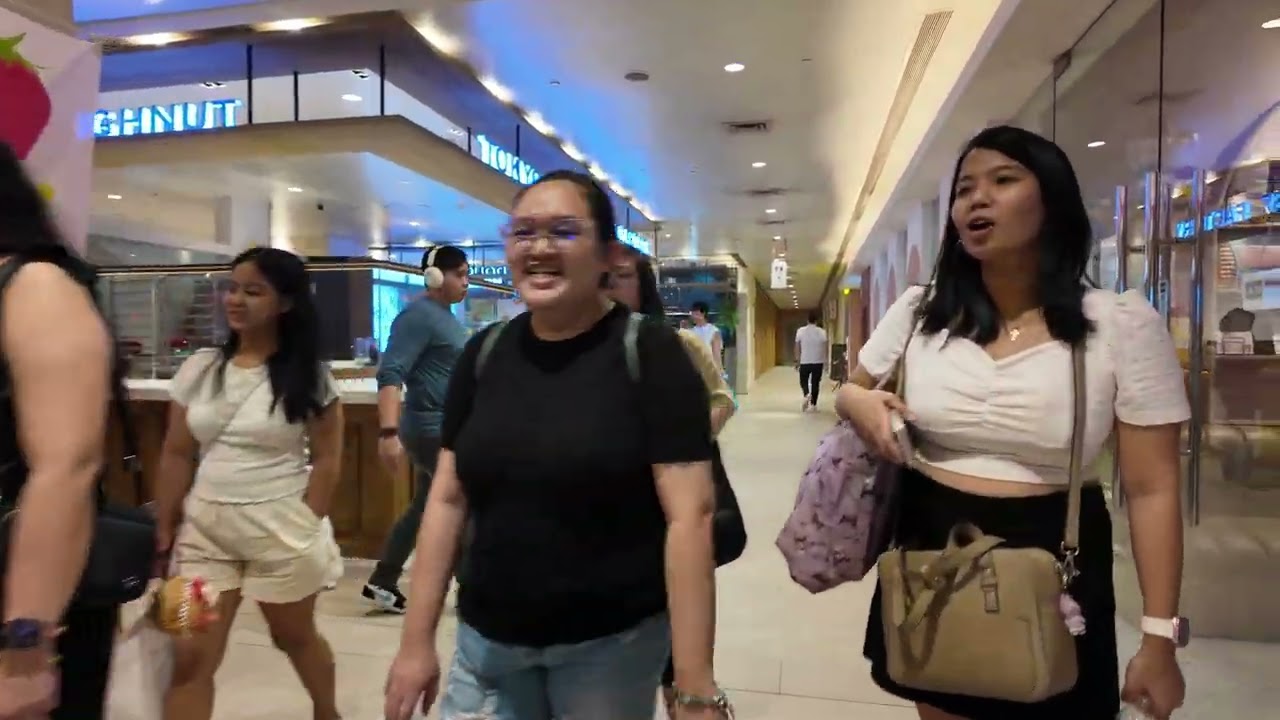 [4K POV] Mitsukoshi Mall Christmas Season Walking Tour